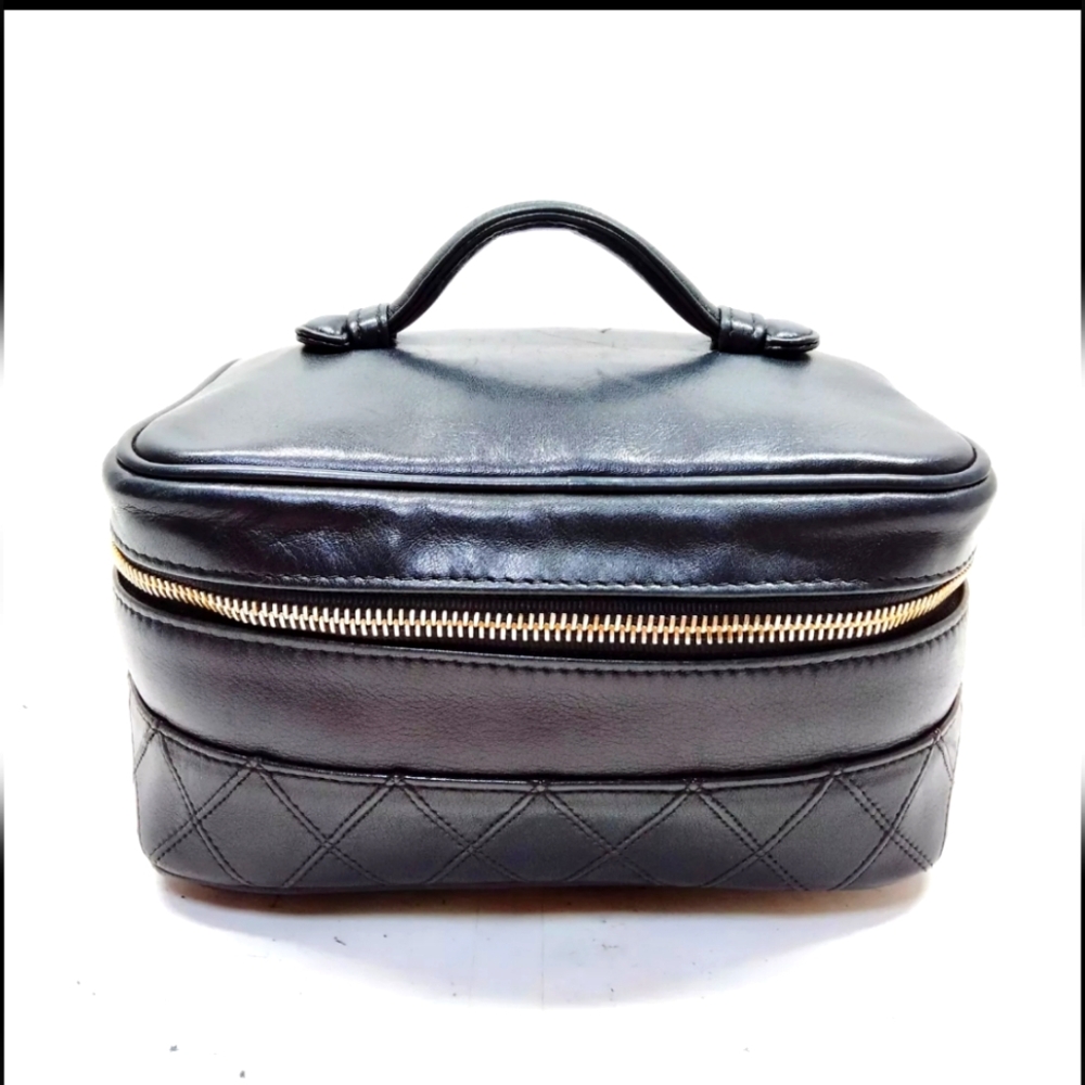 HOST PICK Chanel Black & Gold Lambskin Leather Vintage Quilted Vanity (1751556)
